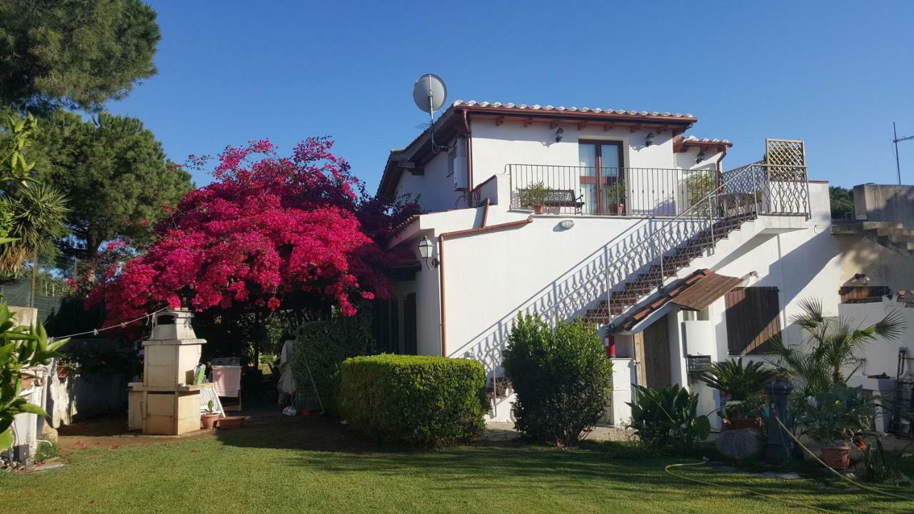 Casa Vacanze " Is Meris " Capitana Exterior photo